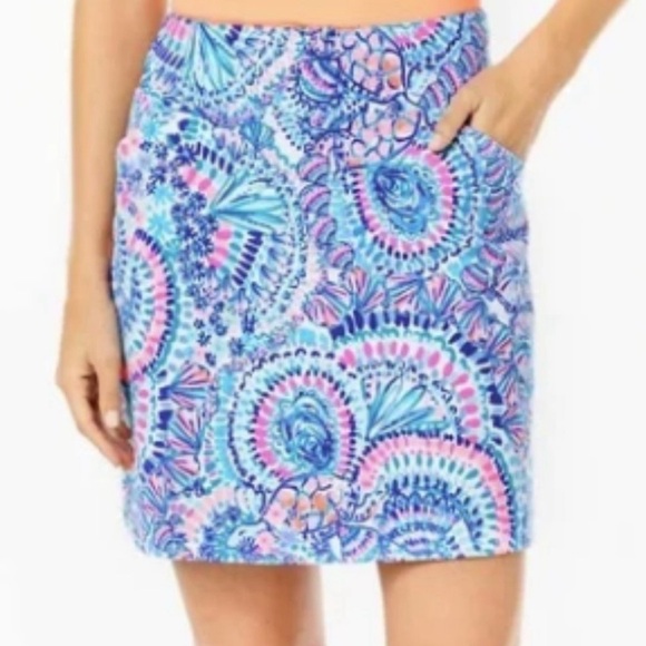 Lilly Pulitzer Luxletic UPF 50+ Monica skort Commotion in the Ocean 8 - Picture 1 of 7